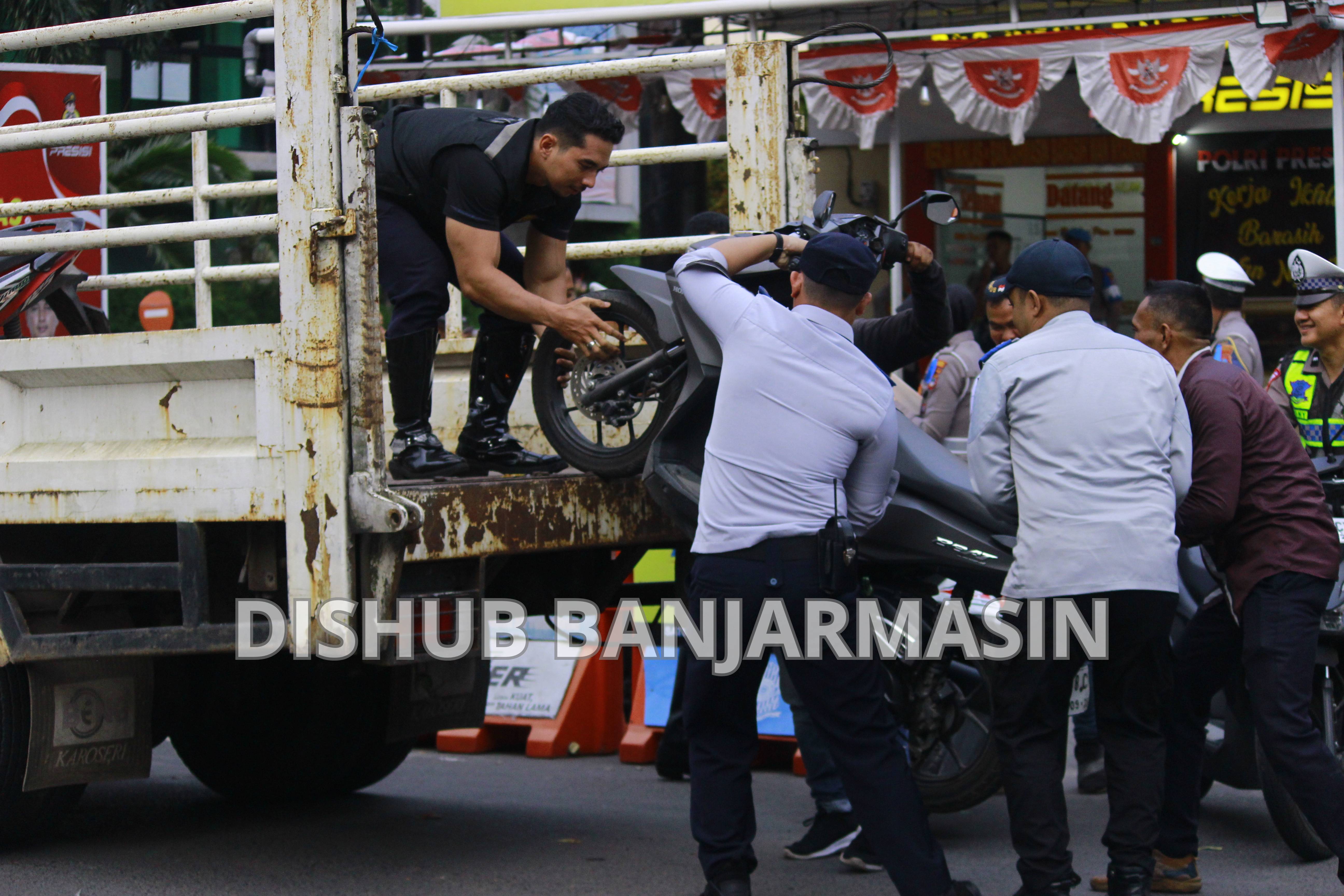 Bandel Parkir Sembarangan, Puluhan unit Kendaraan di Tindak