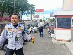 Pengukuran Kembali Lokasi Parkir di Mall Pelayanan Publik oleh Tim Uptd Parkir