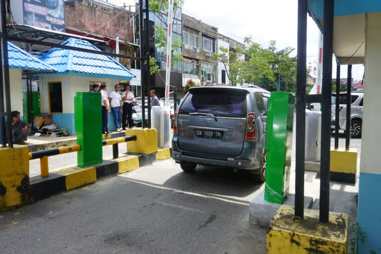 Smart Parking di Pasar Sudimampir Banjarmasin Resmi Diberlakukan