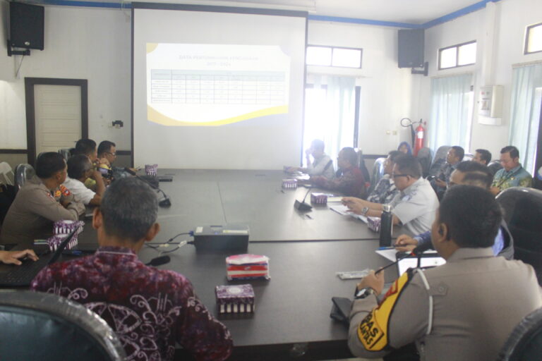 Pemko Banjarmasin Gelar Rapat Forum LLAJ, Fokus Perubahan Jam Operasional Mobil Angkutan, Evaluasi Cemara Raya, hingga TPS Liar yang Memakan Badan Jalan