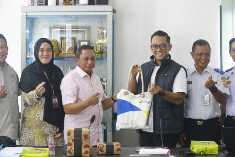 Kunjungan Komisi III DPRD Kota Parepare ke Dishub Banjarmasin Bahas Regulasi Jam Operasional Angkutan Barang