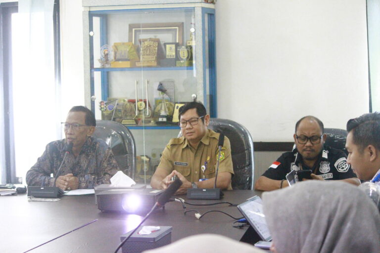 Kunjungan Komisi II DPRD Kabupaten Kotabaru ke Dishub Kota Banjarmasin “Koordinasi terkait prosedur penertiban izin operasional bagi penyedia layanan transportasi”