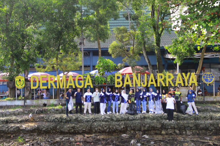 UPTD Pelabuhan dan Penyebrangan Bersama Finalis Galuh Banjar 2025, Gelar Aksi Peduli Kebersihan di Dermaga Banjar Raya