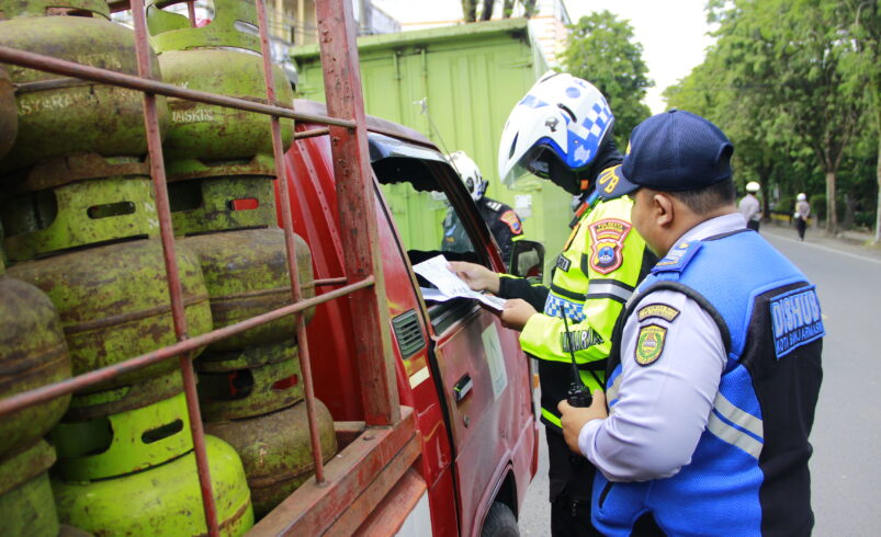 Puluhan Angkutan Barang Terjaring dalam Giat Gabungan Pemeriksaan Laik Jalan