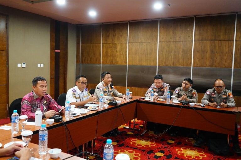 “100 Hari Kerja Wali Kota dan Wakil Walikota Banjarmasin” Parkir Liar dan ODOL Jadi Sorotan Forum Lalu Lintas Tahun 2025”