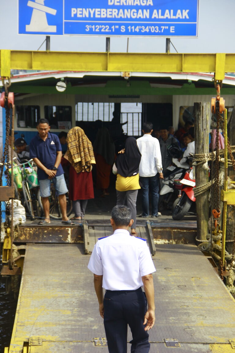 Kadishub Kota Banjarmasin Lakukan Sidak ke Dermaga Penyeberangan Alalak Jelapat, Tinjau Kondisi Lapangan dan Sistem Retribusi Cashless