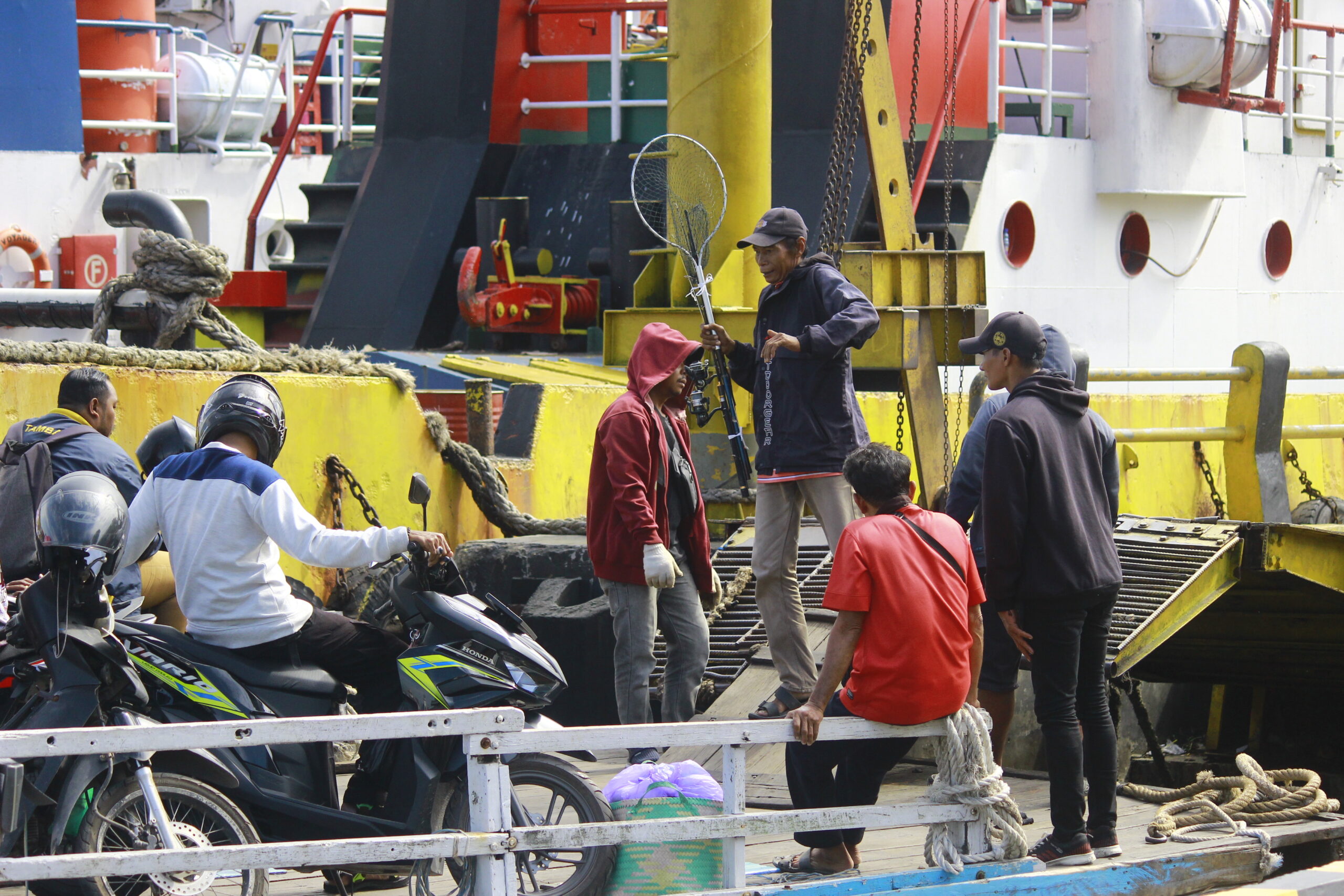 Tegas dan Berkelanjutan, Dishub Kota Banjarmasin Perbarui Spanduk Larangan Merokok dan Vape di Seluruh Kapal Ferry Penyeberangan