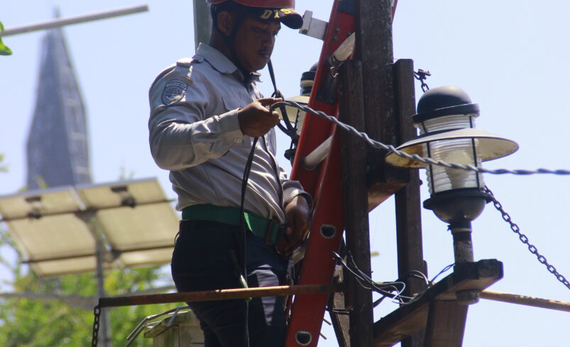 Aksi Pencurian Kabel PJU di Siring Tendean, UPTD PJU Dishub Banjarmasin Lakukan Pemasangan Ulang