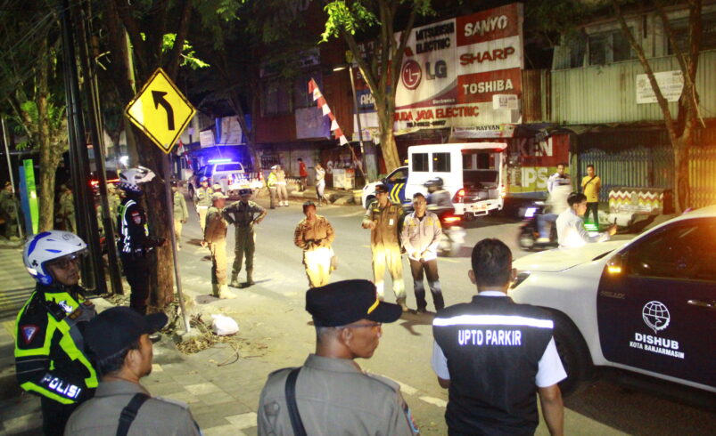 Gelar Penertiban Lalu Lintas, Dishub, Polresta dan Satpol PP tertibkan PKL dan Kendaraan yang Parkir Bukan Pada Tempatnya.