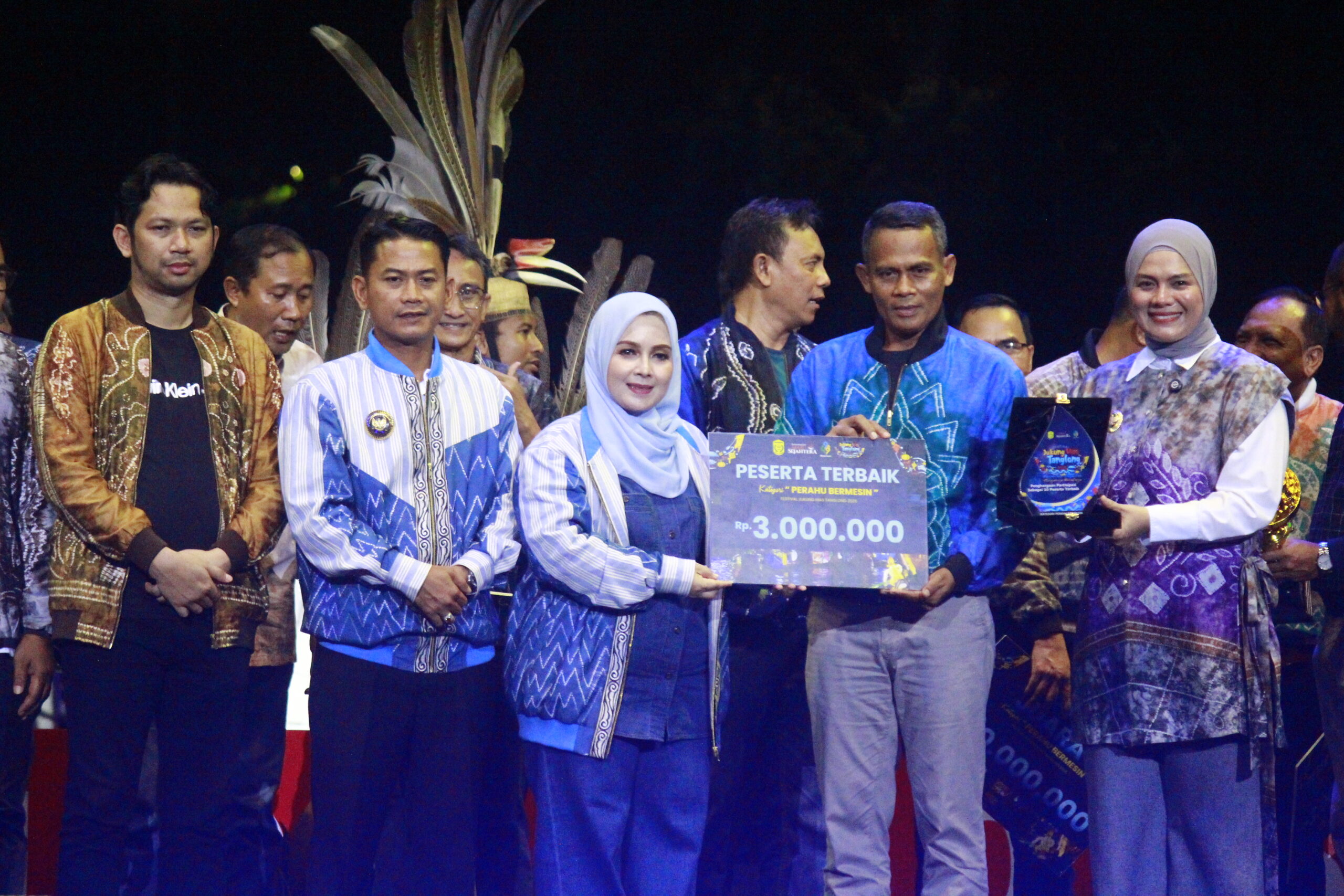 Dishub dan Disperdagin Banjarmasin Raih 10 Peserta Terbaik Kategori Perahu Bermesin di Festival Jukung Tanglong 2025