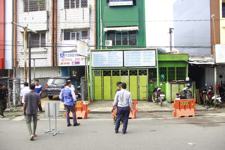 Dishub Banjarmasin Tata Lalu Lintas di Jalan A Yani, Pasang Water Barrier di Titik Rawan Macet