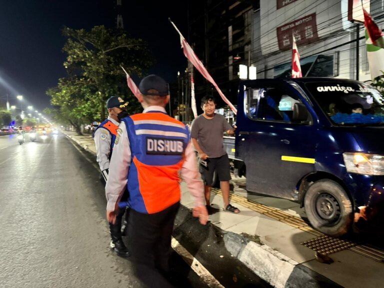 Patroli Malam, Dishub Banjarmasin Kedepankan Teguran untuk Tingkatkan Disiplin Parkir